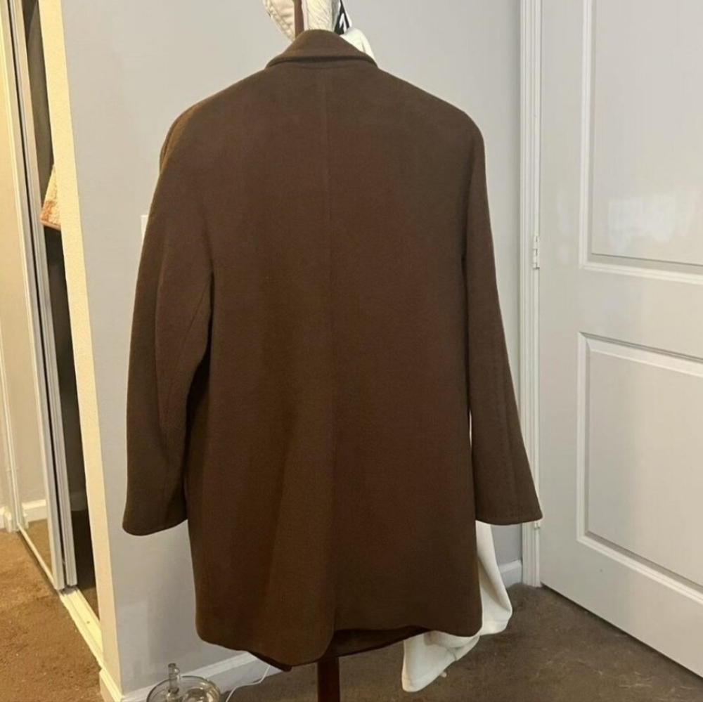 Elegant Brown Double-Breasted Coat - Picture 2 of 8